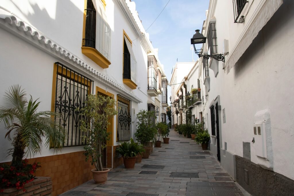 Fachada de comunidad pintada en La Nucía ALICANTE